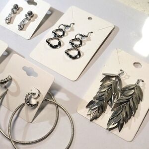 8 Pairs Wearable Earrings Grab Bag for Resell or Craft Lot SL889